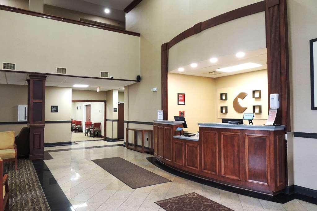 Comfort Suites Twinsburg Interior photo
